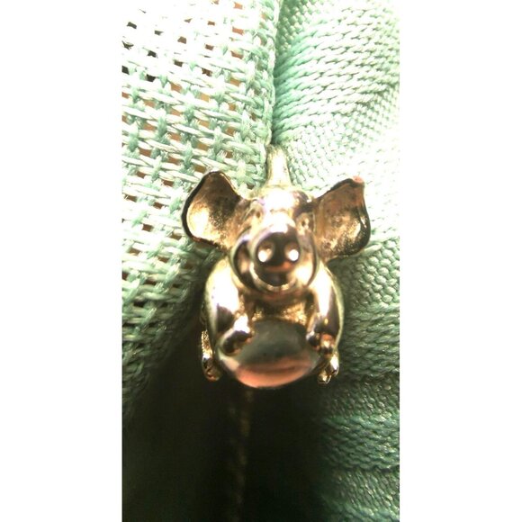 Sterling Silver Box Chain 20 inch and Pendant Elephant Holding a Moonstone Gem - Picture 2 of 8